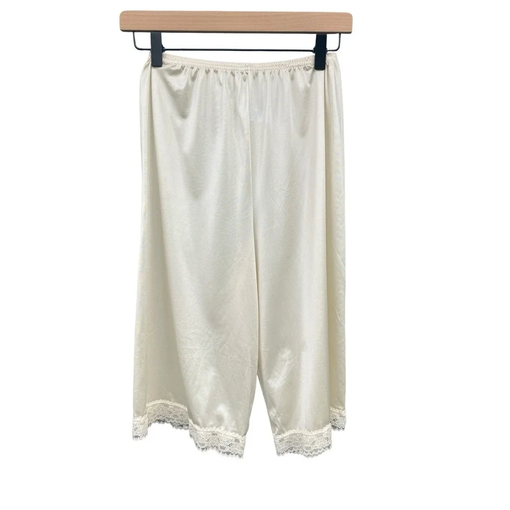 Vintage Y2K Vanity Fair Ivory Lace Trim Pettipants Culotte Slip Bloomers Size S